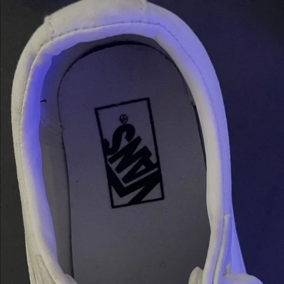 Vans Old Skool Triple White Women’s Size 8 - Picture 2 of 7